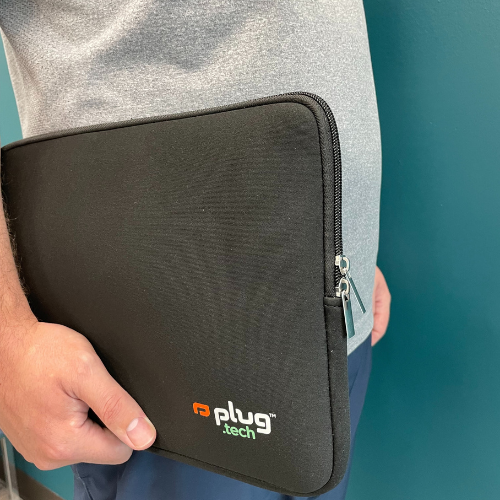Plug 13.3-Inch Laptop Mac Sleeve, Protective Case with Zipper - Black